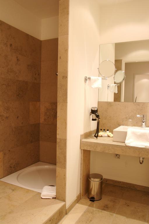 Burns Art & Culture Hotel