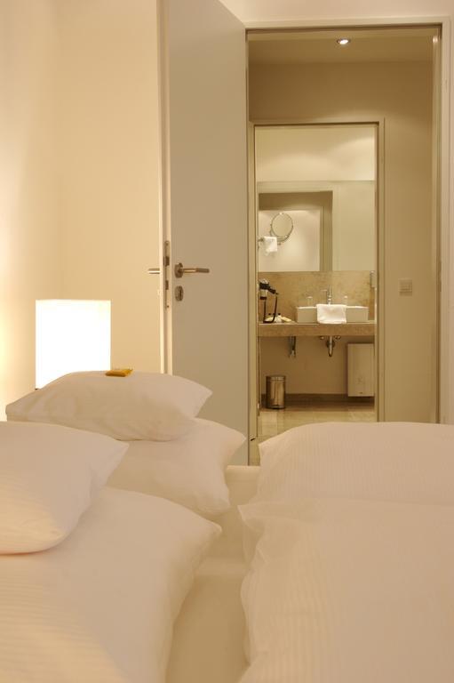 Burns Art & Culture Hotel 4*