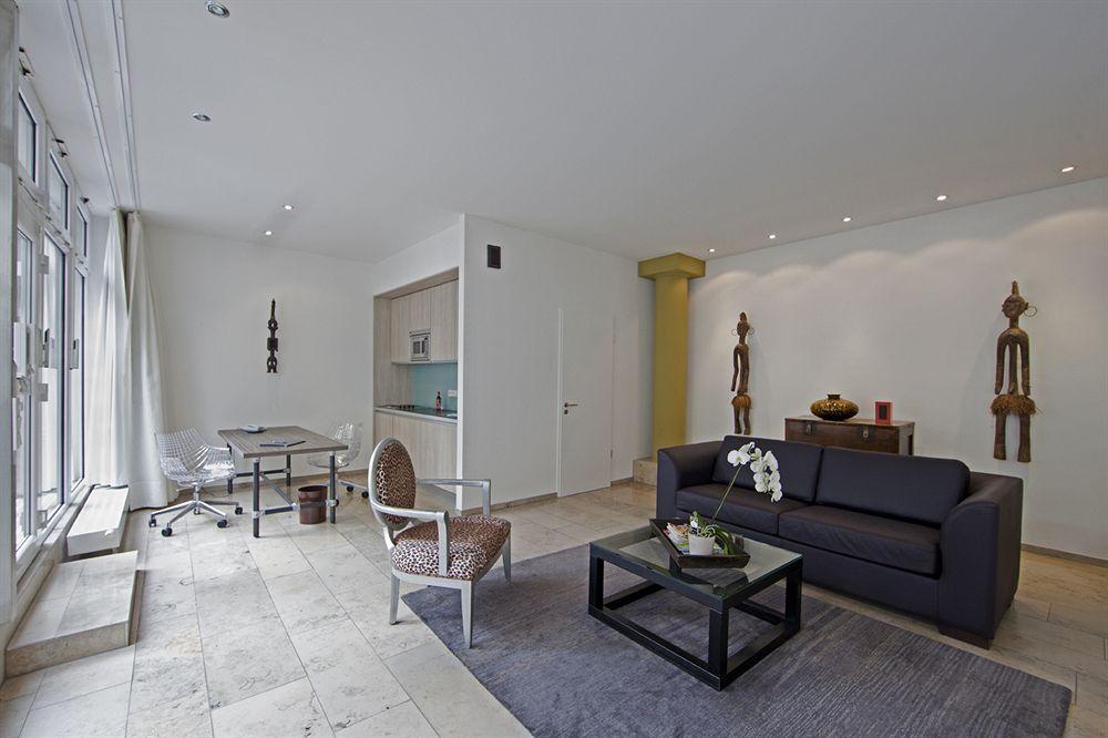 Burns Art & Culture Hotel 4*