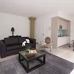 Burns Art & Culture Hotel