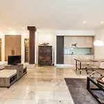 Burns Art & Culture Hotel 4*