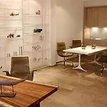Burns Art & Culture Hotel 4*