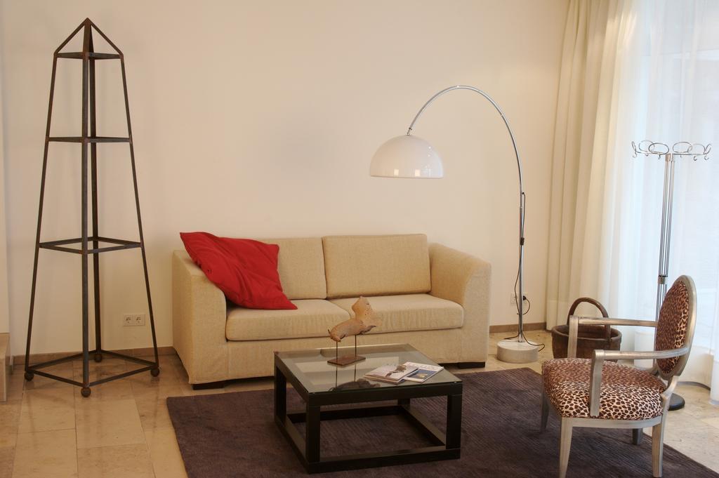 Hotel Burns Art & Culture