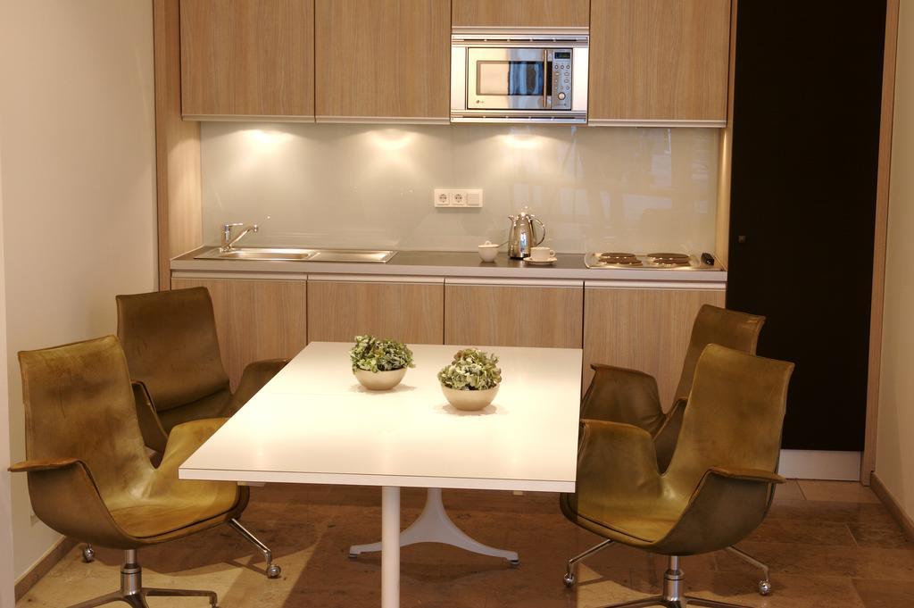 Burns Art & Culture Hotel 4*