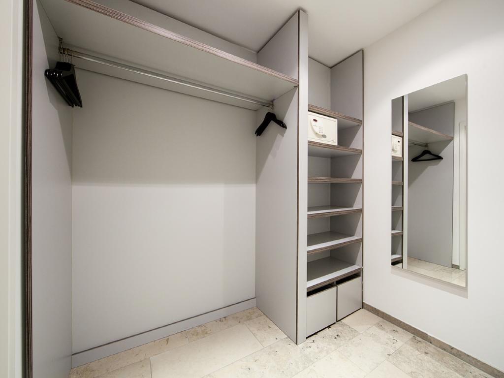 Burns Art & Culture 4*