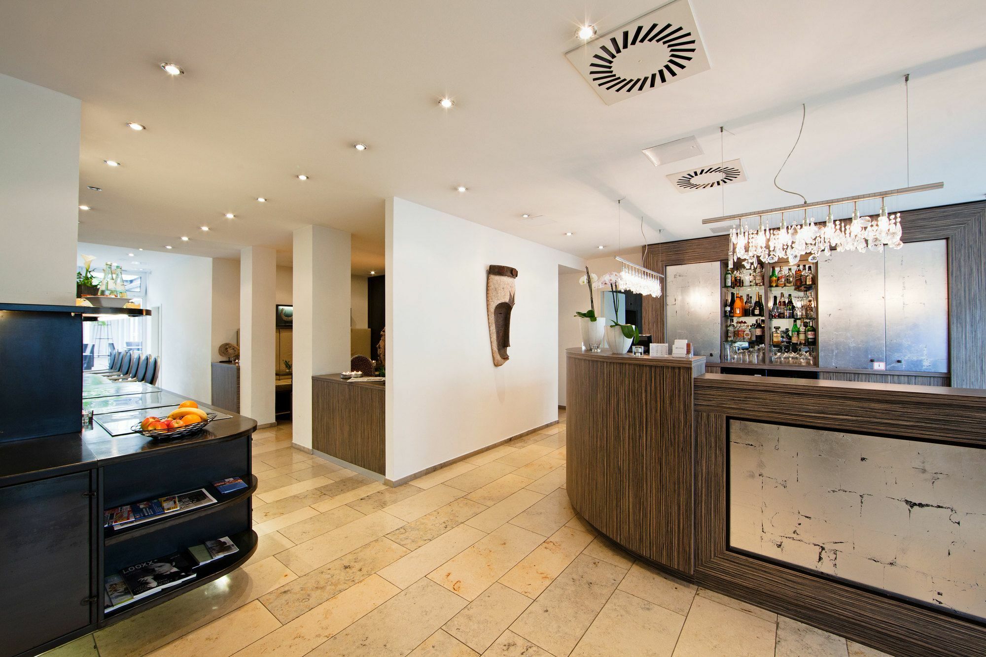 Burns Art & Culture Hotel 4*