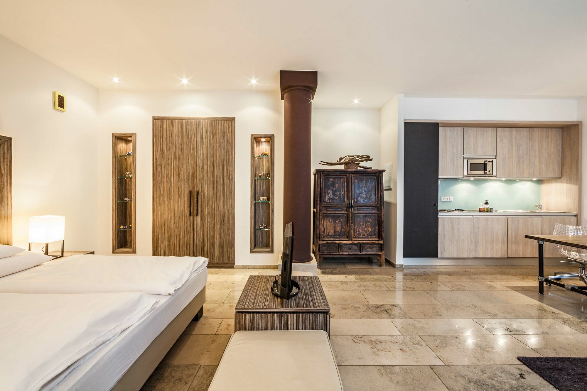 Burns Art & Culture Hotel