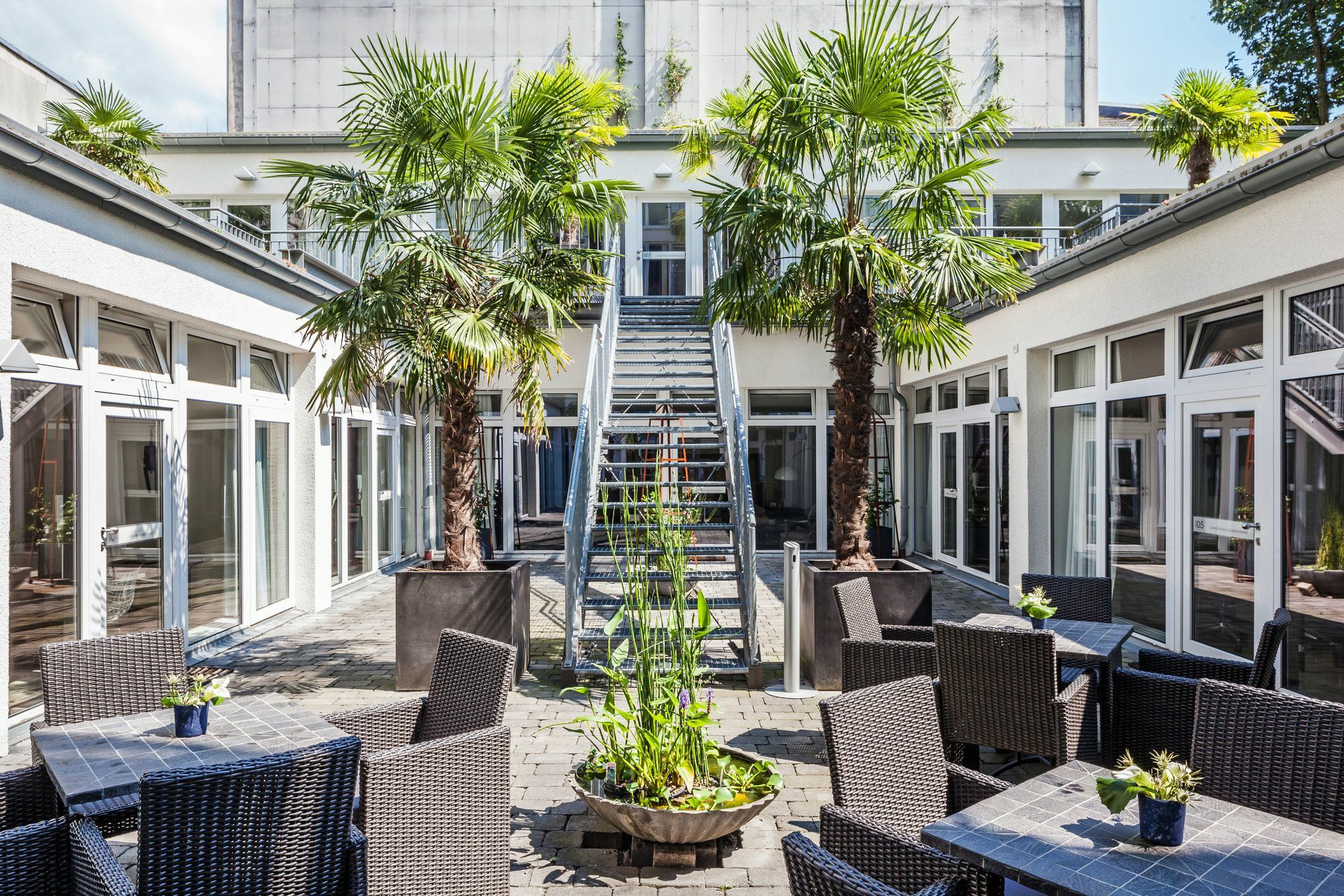 Burns Art & Culture Dusseldorf