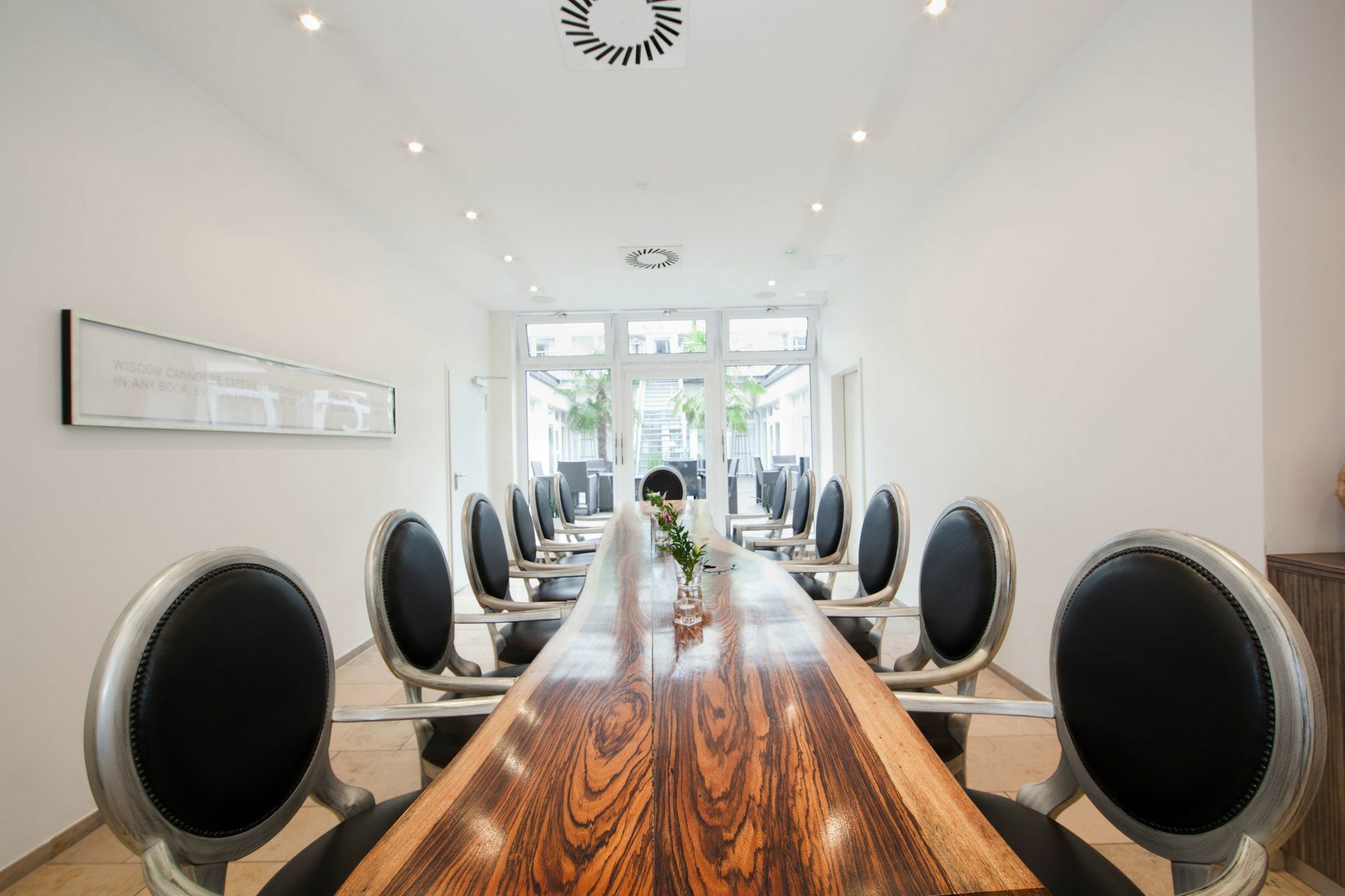 Burns Art & Culture Hotel