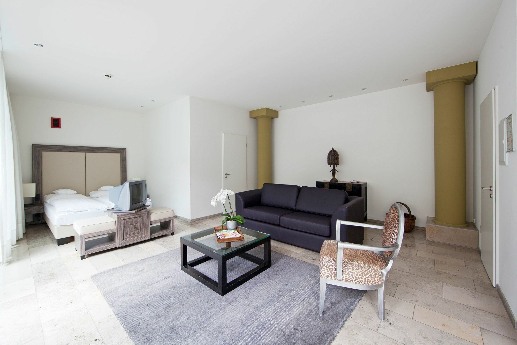 Burns Art & Culture Hotel