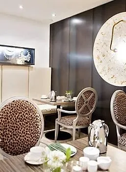 Burns Art & Culture Hotel 4*